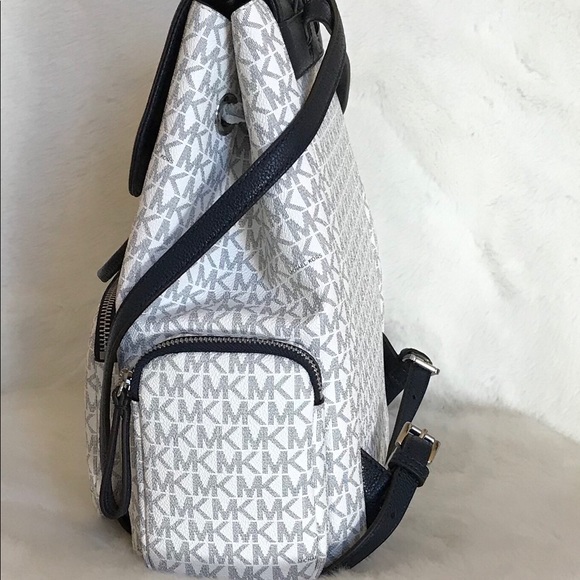 Michael Kors (2pcs) Abbey LG Cargo Backpack - Picture 3 of 8